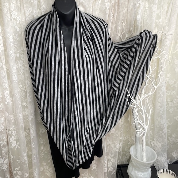Stripes!!! Black & Grey Large Infinity Scarf Shawl - Picture 8 of 9